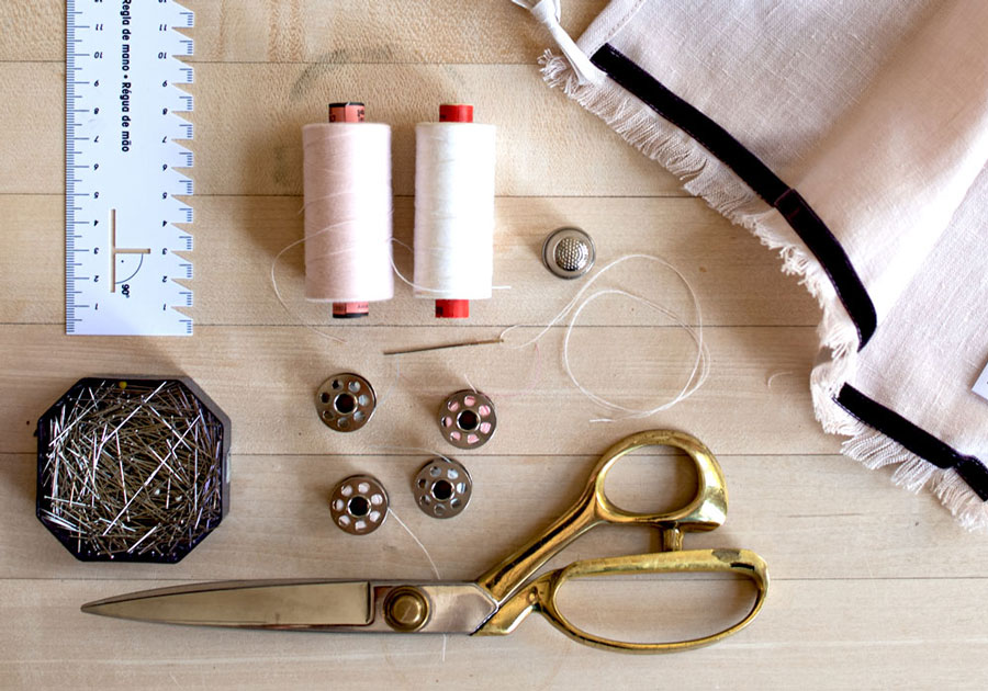 handwerk ist tradition bild mit naeh-utensilien